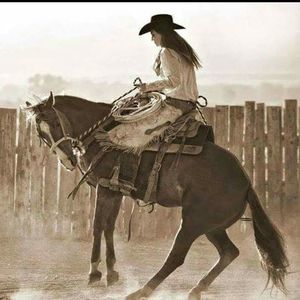 Meet your Posher, Carmen